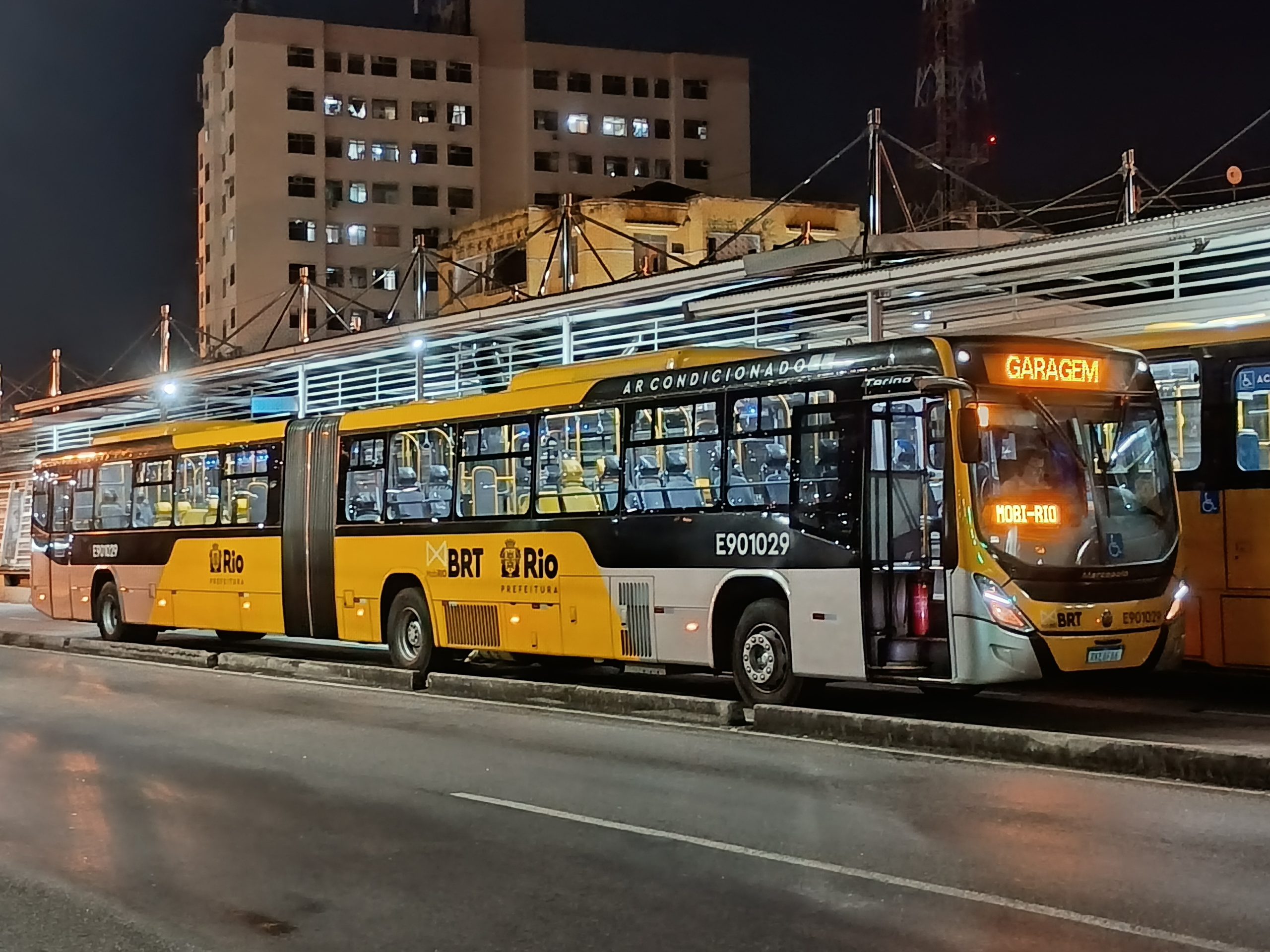 Serviço noturno do BRT volta a operar a partir da madrugada de sexta, 21, para sábado, 22